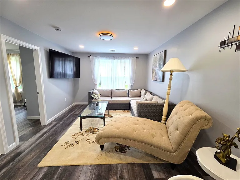 276 Sumner St #2 — Photo 7