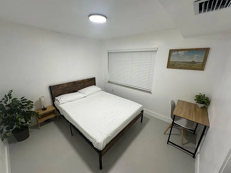 room, desk