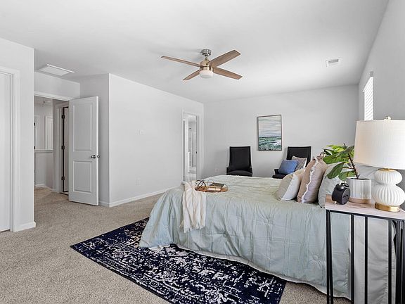 4th image of 159 Greenwich Dr