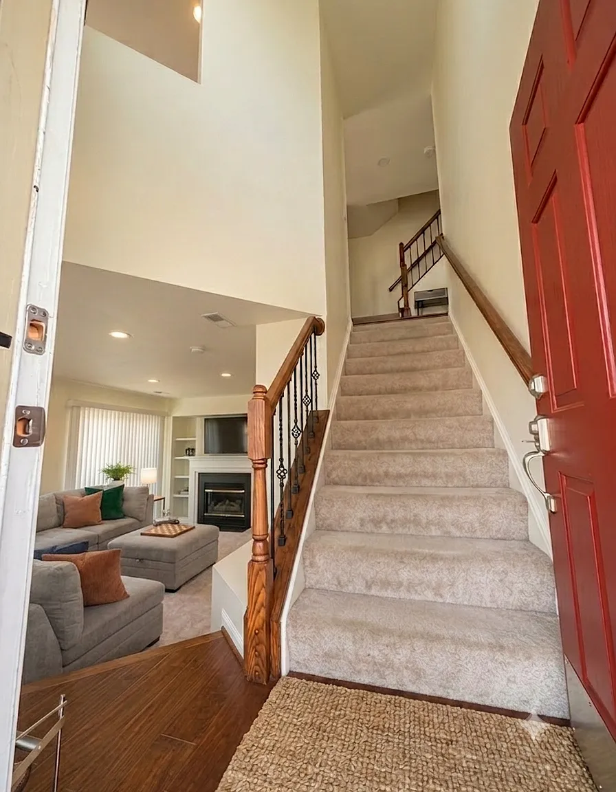 3 bed, 2400 sqft, $3,150 — Photo 4