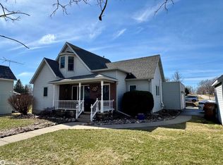 827 N Clark St, Carroll, IA 51401