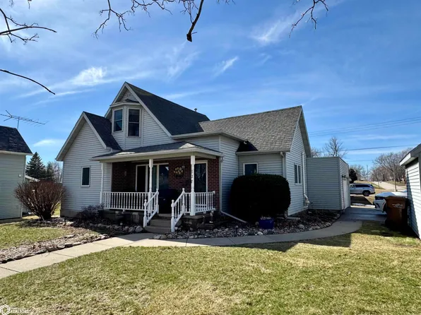 827 N Clark St, Carroll, IA 51401