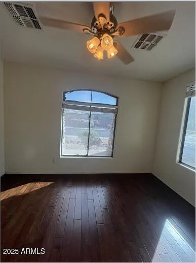 576 E Julian Dr — Photo 5