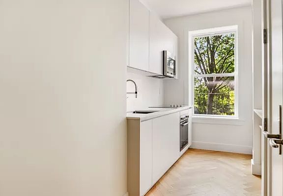 3rd image of 181 Prospect Park W APT 5