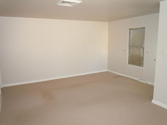 4th image of 934 Zarsky Dr
