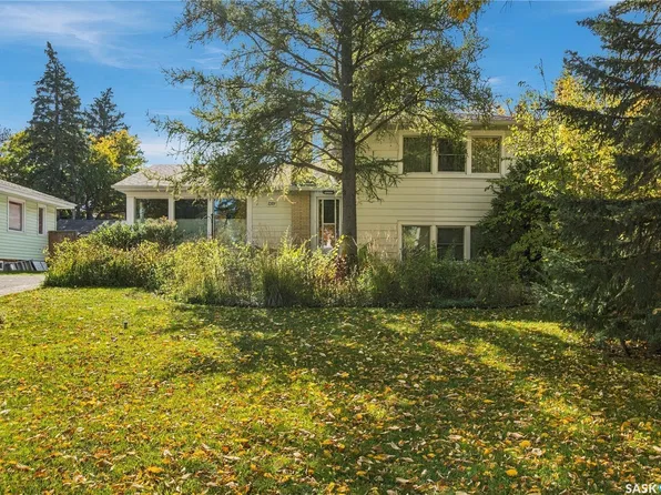 2727 Assiniboine Avenue, Regina, SK S4S 1C7