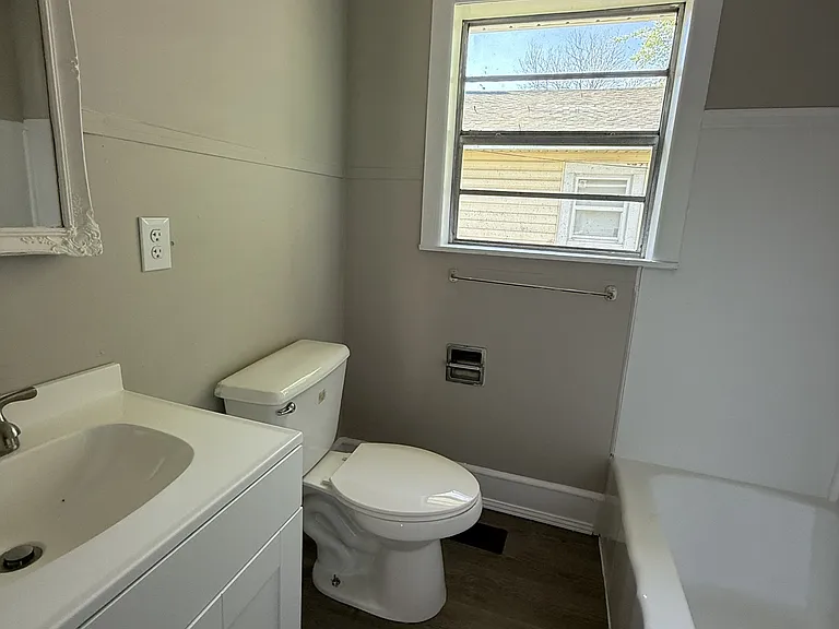 806 Gamma St S — Photo 4
