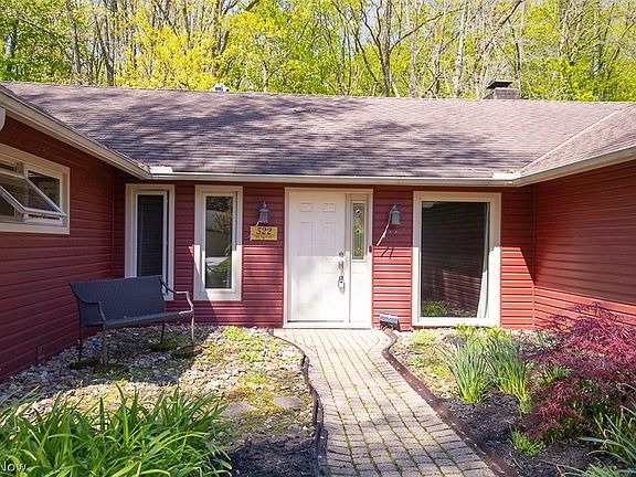 3rd image of 522 Merrimak Dr