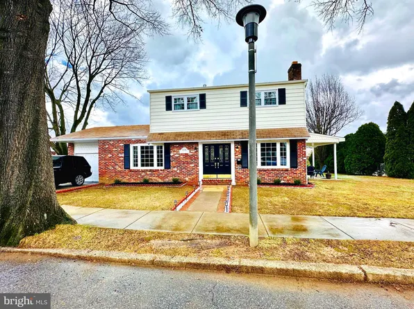 1226 Hemlock Dr, Philadelphia, PA 19116