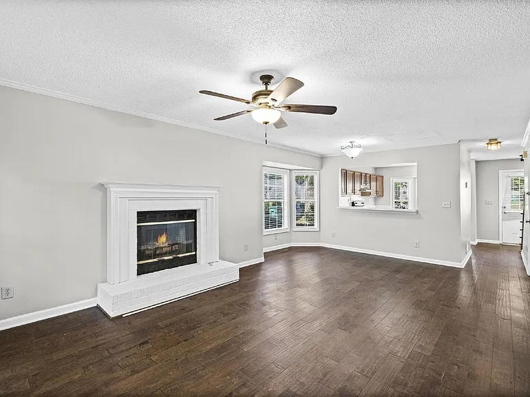5180 Laurel Bridge Ct SE — Photo 8