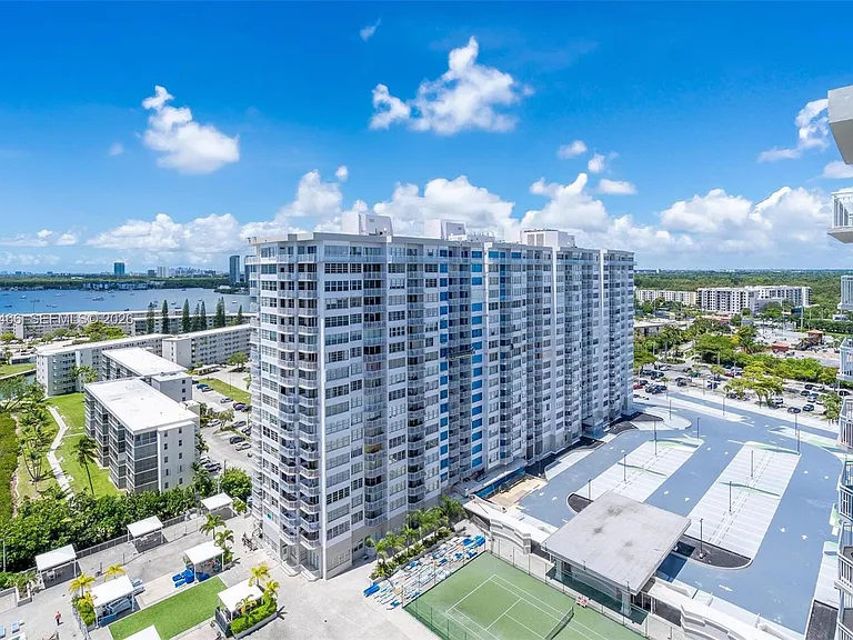 18081 Biscayne Blvd #1903 — Photo 2