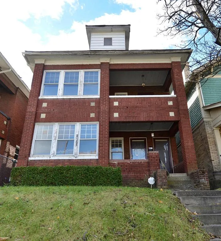 1233 E Livingston Ave photo 1
