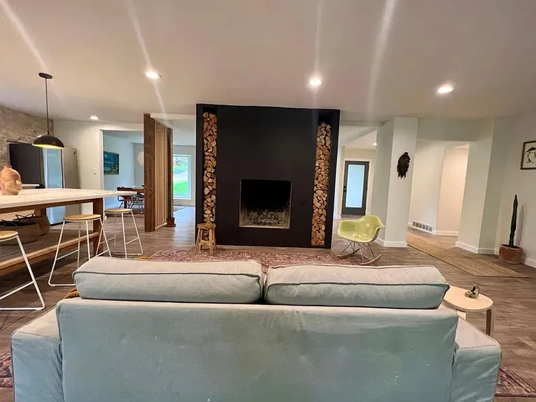 211 Mill Creek Dr — Photo 5