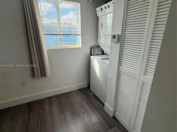 821 SW 2nd St APT 6, Miami, FL 33130