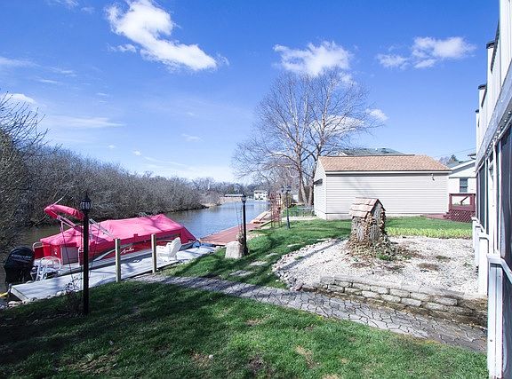 3rd image of 904 Sheridan Dr