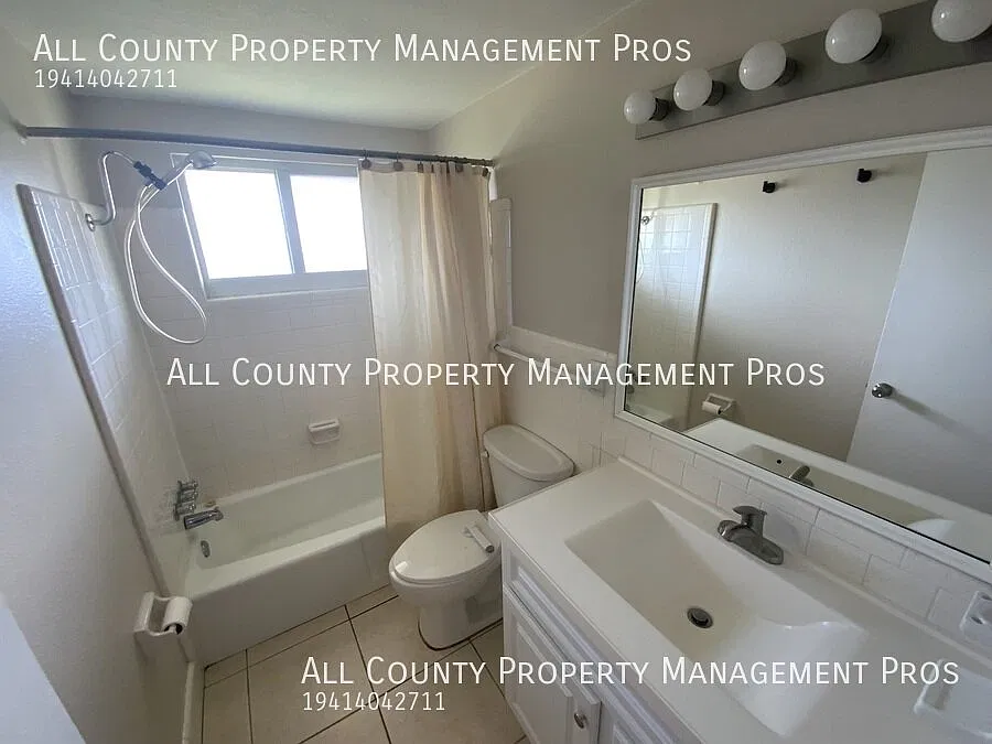 Wonderful 2 Bed 1 Bath with a Big Backyard (partially fenced), a Carport with Storage Closet, Lau... — Photo 4