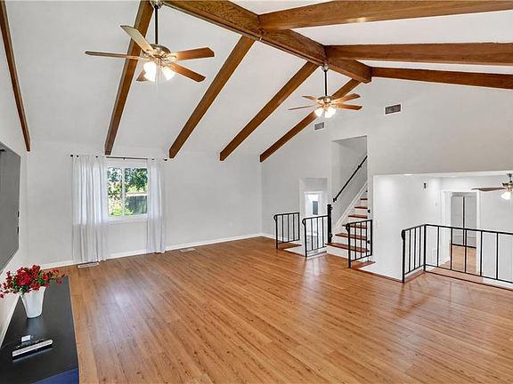 4th image of 10129 Stephen Dr