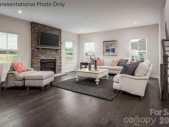 3rd image of 1018 Black Bear Rd