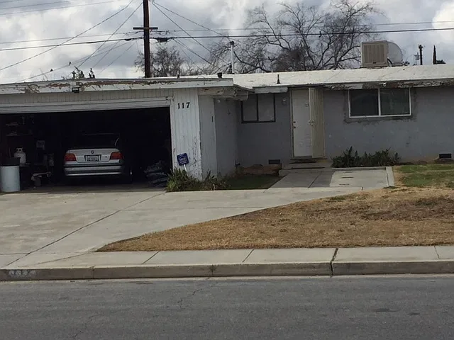 Cute Home Ready For New Tenant In Great Area! — Photo 4