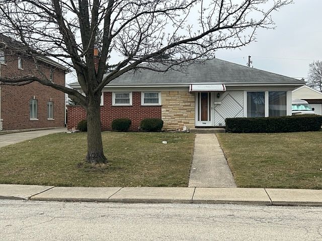1st image of 7800 N Nora Ave