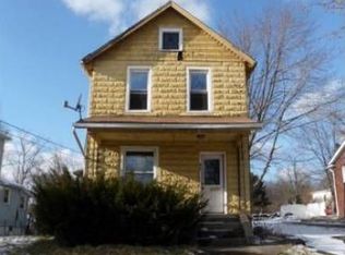 80 6th St, Campbell, OH 44405