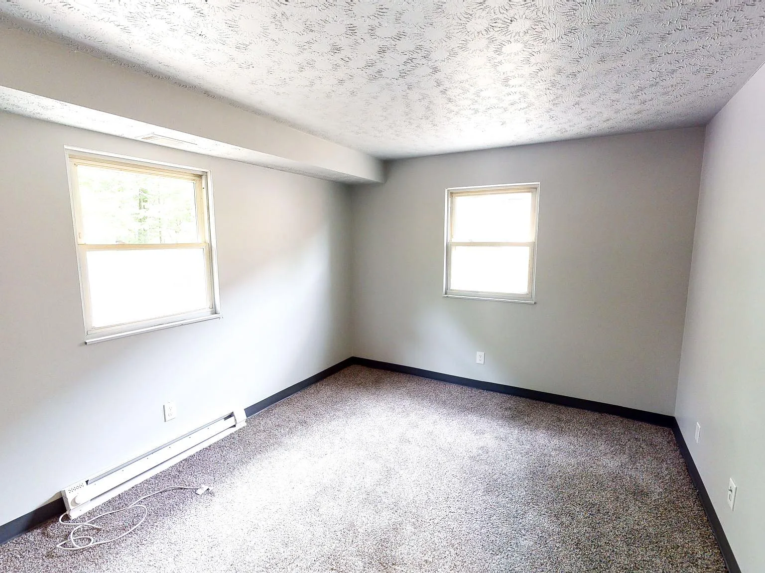 2 bed, 900 sqft, $850 — Photo 2
