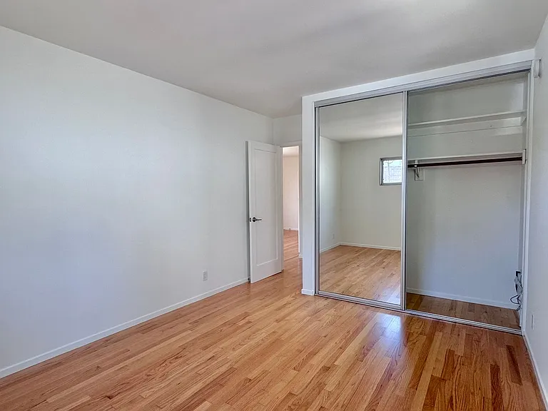 502 Westminster Ave — Photo 16