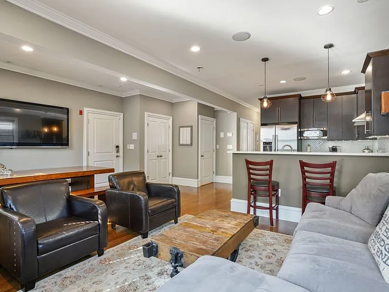 15 Howell St #1 — Photo 1