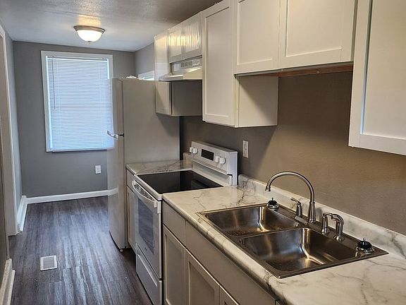 5th image of 606 W 4th St