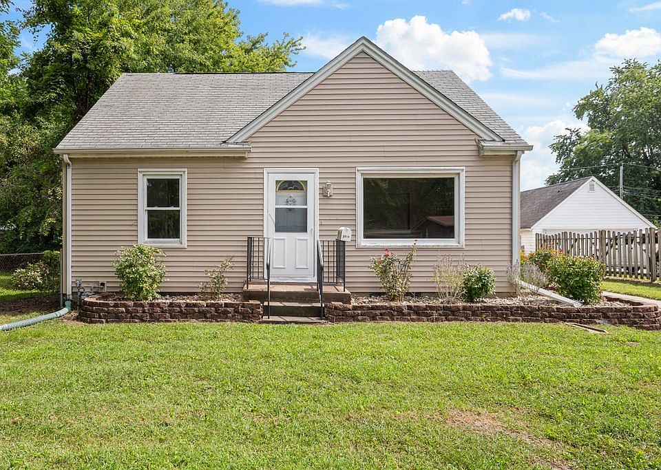 1st image of 2919 42nd St