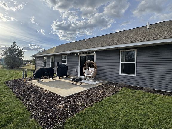 3rd image of 5884 Sullivan Dr NW