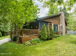 30 Juniper Cir, Lake Placid, NY 12946