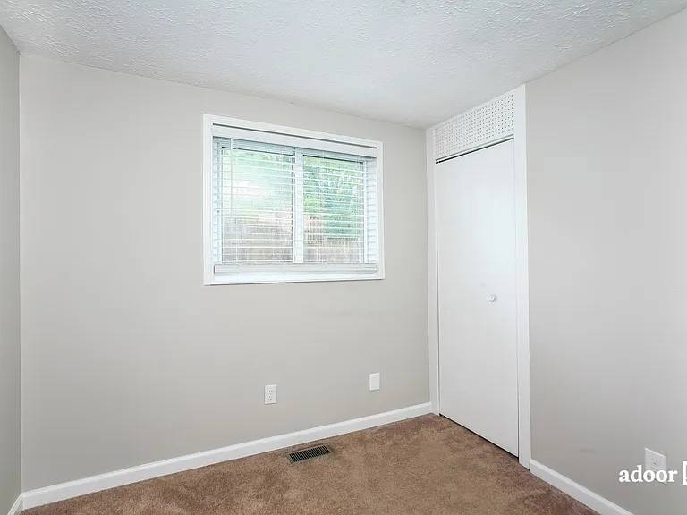7519 Turnberry Ct — Photo 9