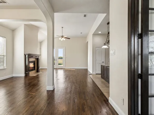 4813 Parkplace Dr, Argyle, TX 76226