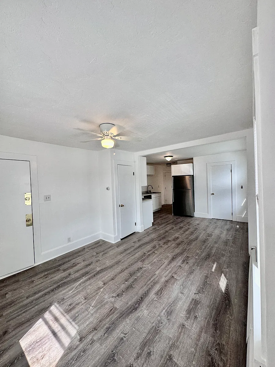 Building Photo - 90 Brook Rd #1R