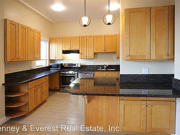 3rd image of 494 27th Ave APT 1