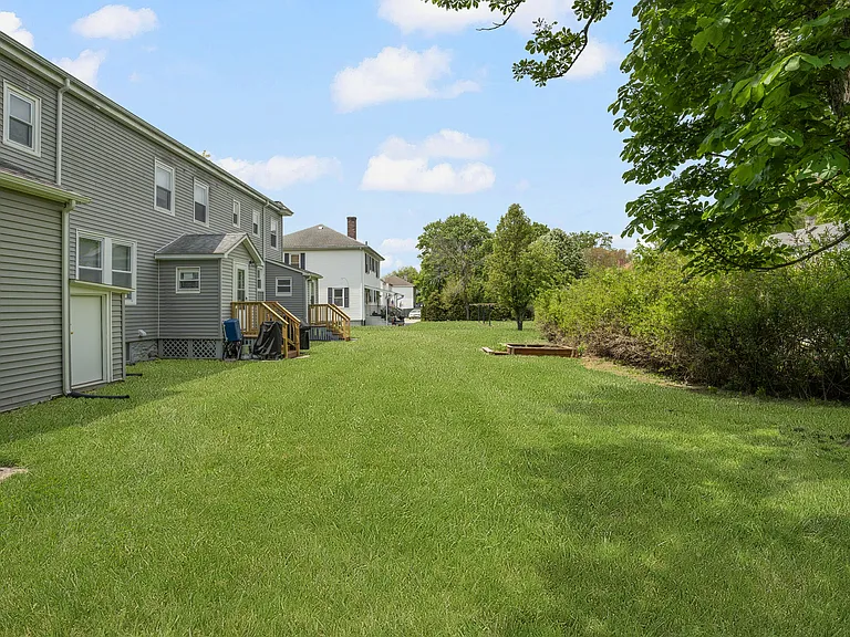6 Boys Ave — Photo 30