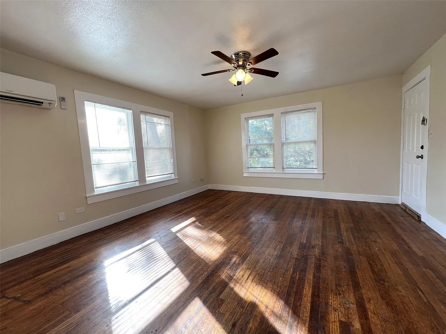 1 bed, 1.0 bath, 755 sqft, $800 — Photo 4