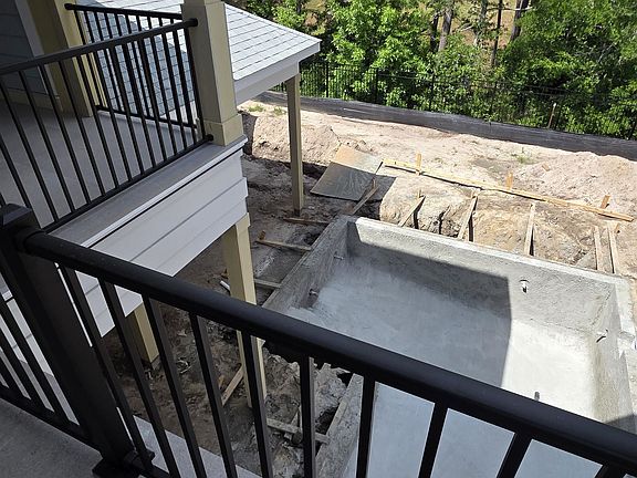 3rd image of 2092 Manor Parc Dr