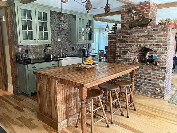 Beehive oven (decorative) 1