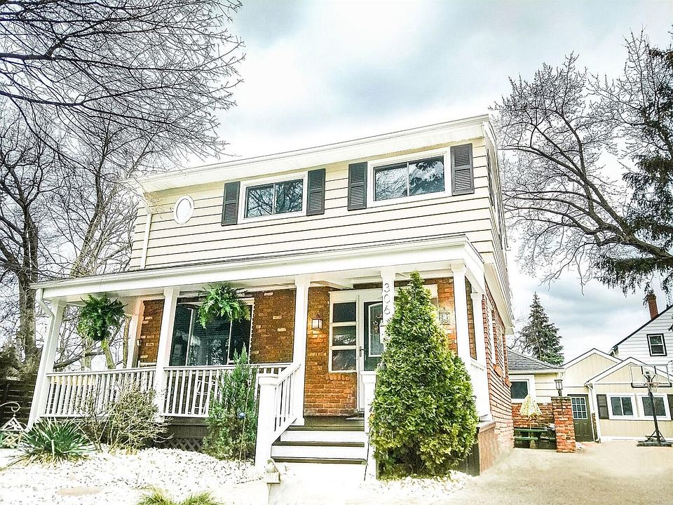 1st image of 306 E University Ave