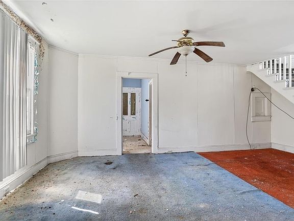 4th image of 912 Cambronne St