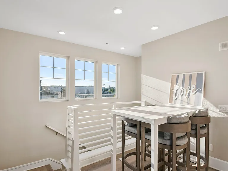 802 Santa Barbara Pl — Photo 11