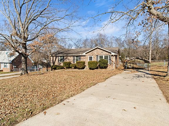 4th image of 1835 Warren Dr