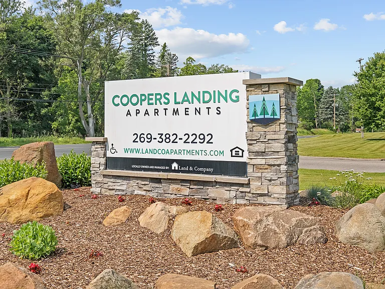 Coopers Landing Apartments — Photo 65