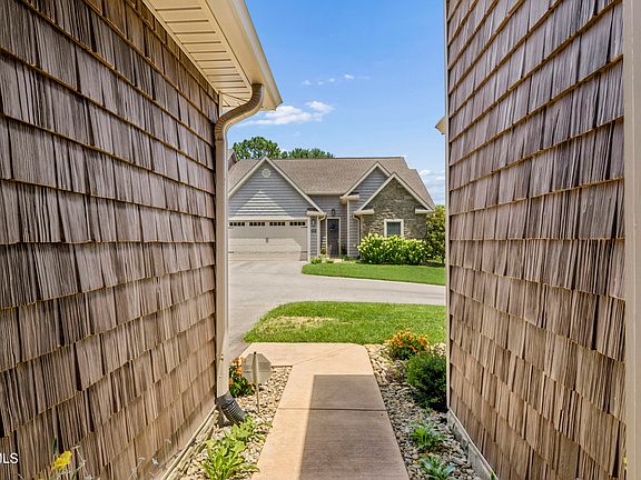 4th image of 1120 Miller Dr #201