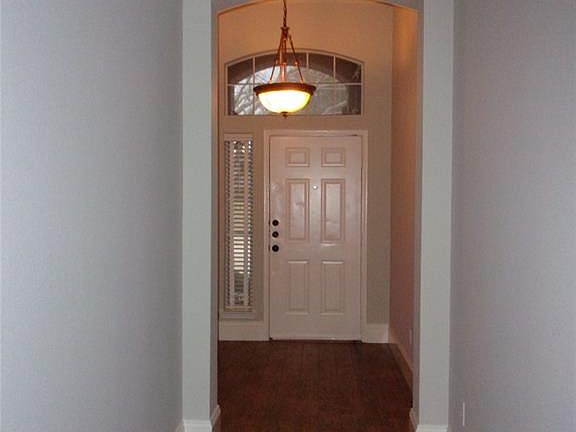 3rd image of 6709 Woodcrest Ln