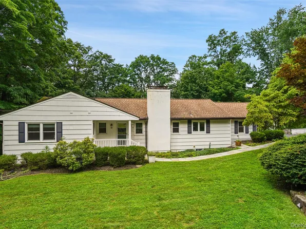 19 Skyview Dr, Armonk, NY 10504