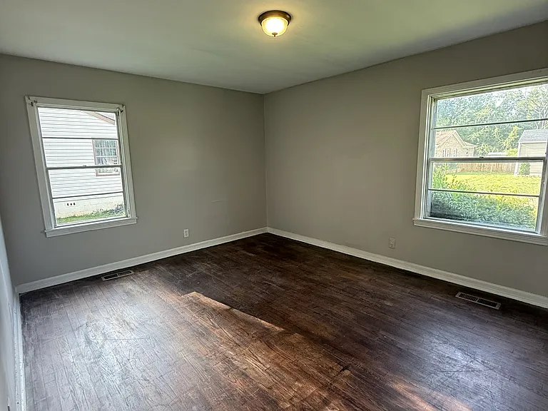 1744 Lincoln Pl SW — Photo 16