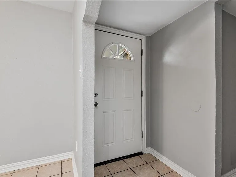 1935 Barnsley Ln — Photo 8